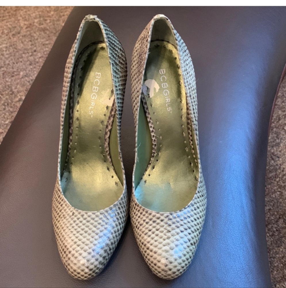 BCBGirls green snake heel, sz 38